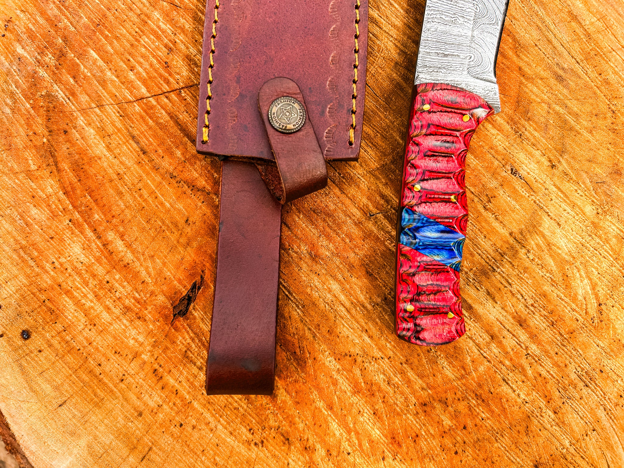 Handmade Skinner Knife Damascus Steel Fixed Blade Pocket Knife with Red & Blue Grip